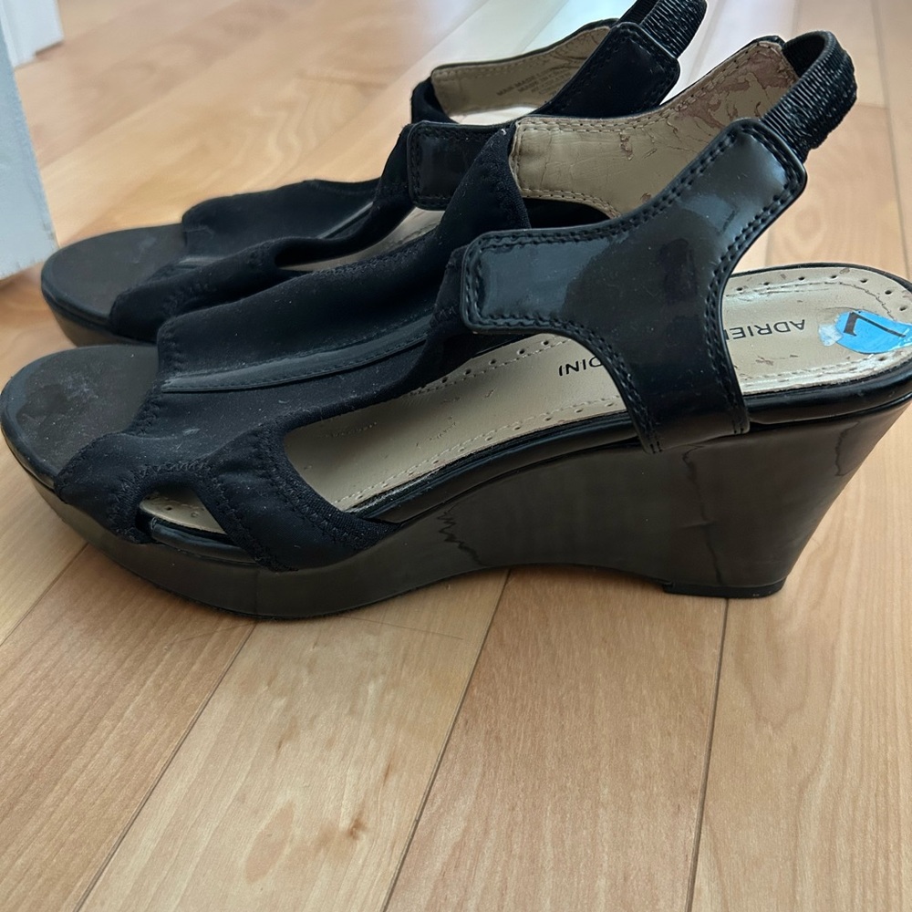 Adrienne Vittadini Black Wedge Sandals